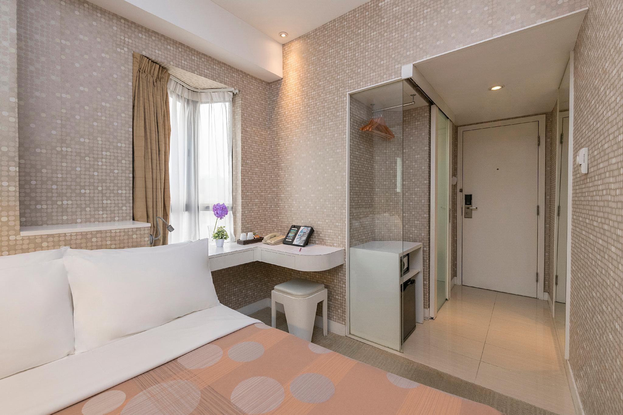 Silka Seaview Hotel Гонконг Екстер'єр фото
