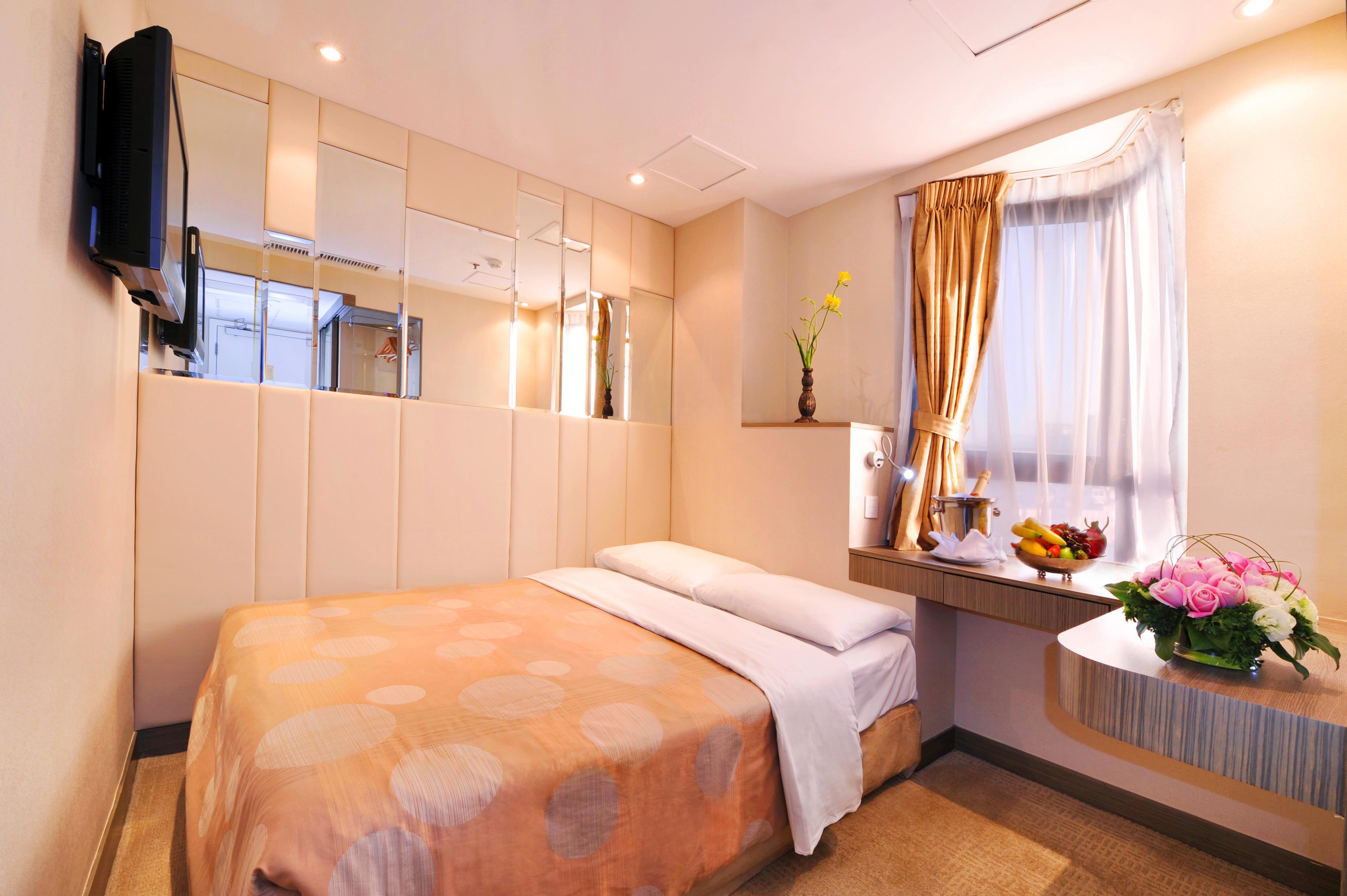 Silka Seaview Hotel Гонконг Екстер'єр фото
