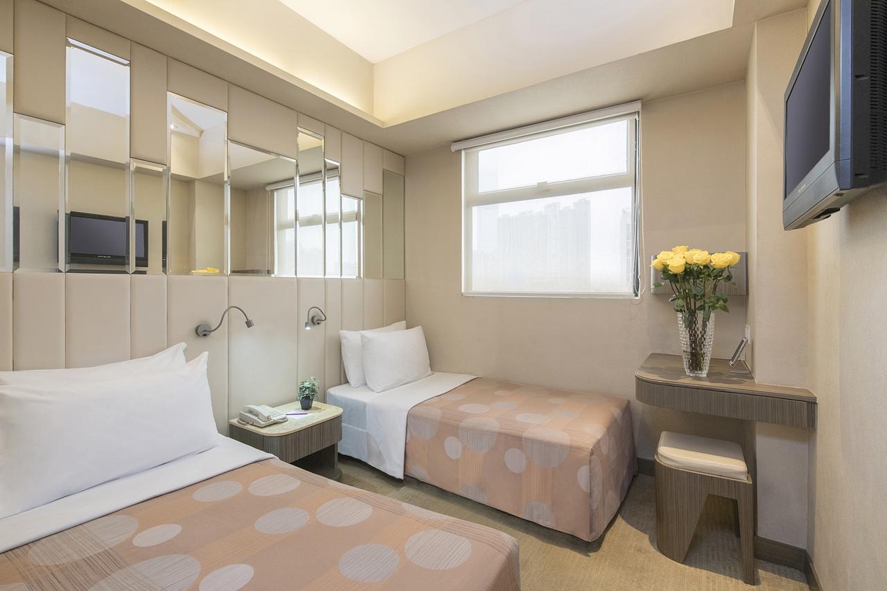 Silka Seaview Hotel Гонконг Екстер'єр фото